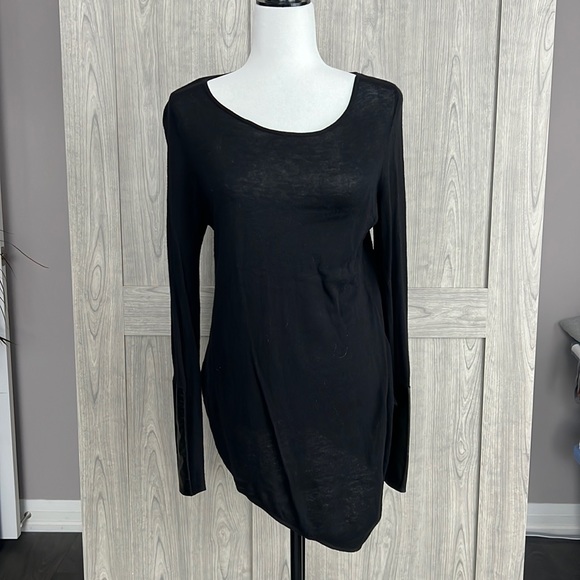 3 for $20 💜 REITMANS Sweater - Picture 1 of 6